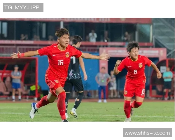 足球明星为球迷送上独特福利活动引发热烈反响与期待